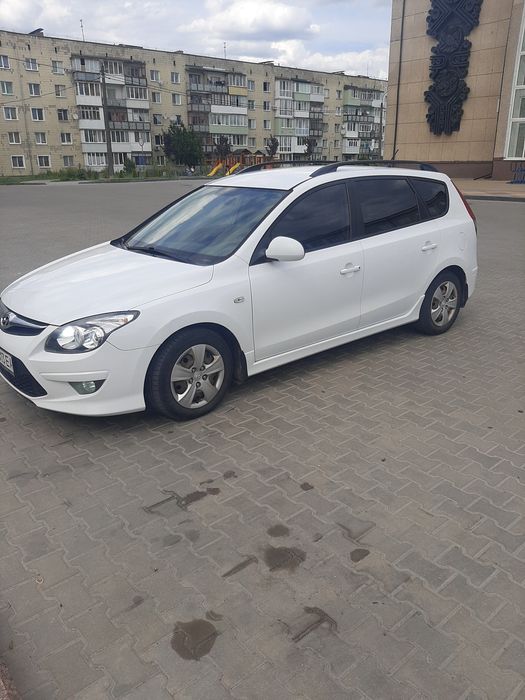 Продам хюндай i30 cw 1.6