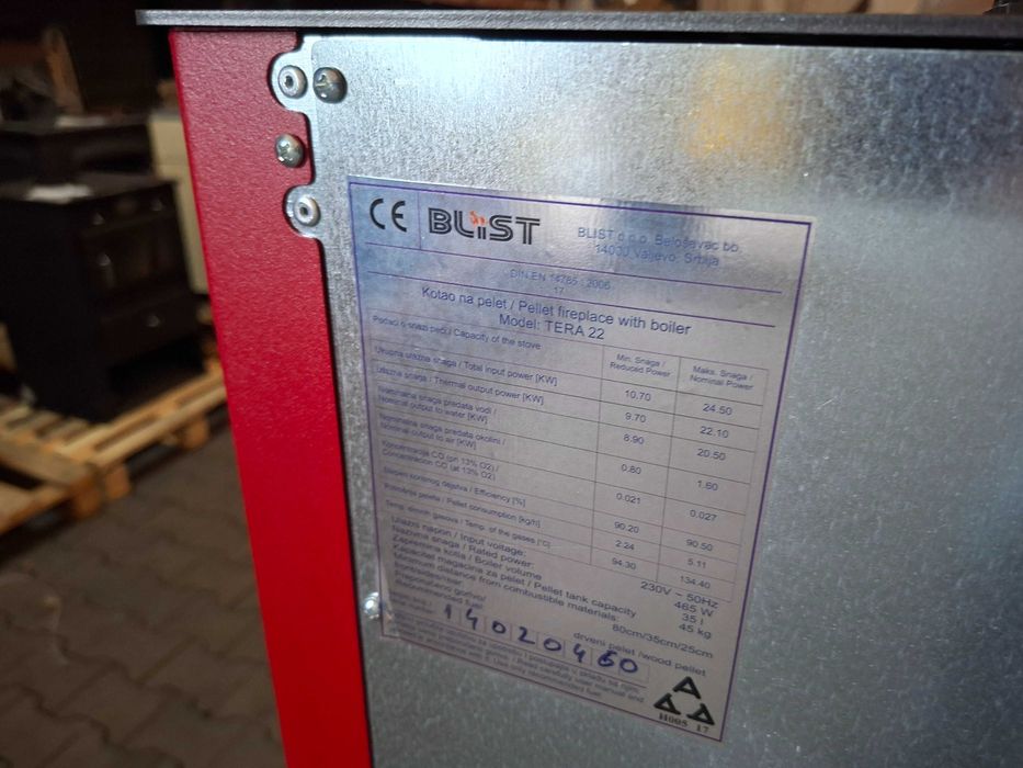 Piec na pellet z płaszczem wodnym TERA 22 BLIST ECODESING A+