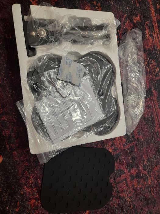 Dois suportes de coluna/monitor estúdio