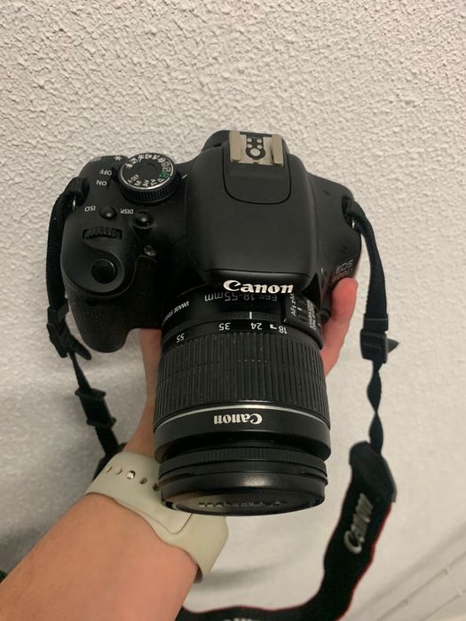 Canon EOS 600D com lente