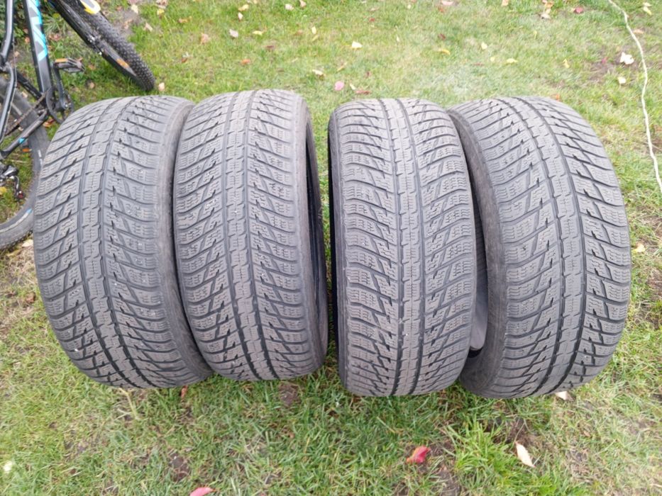 Продам резину б/у в доброму стані 265/50/20