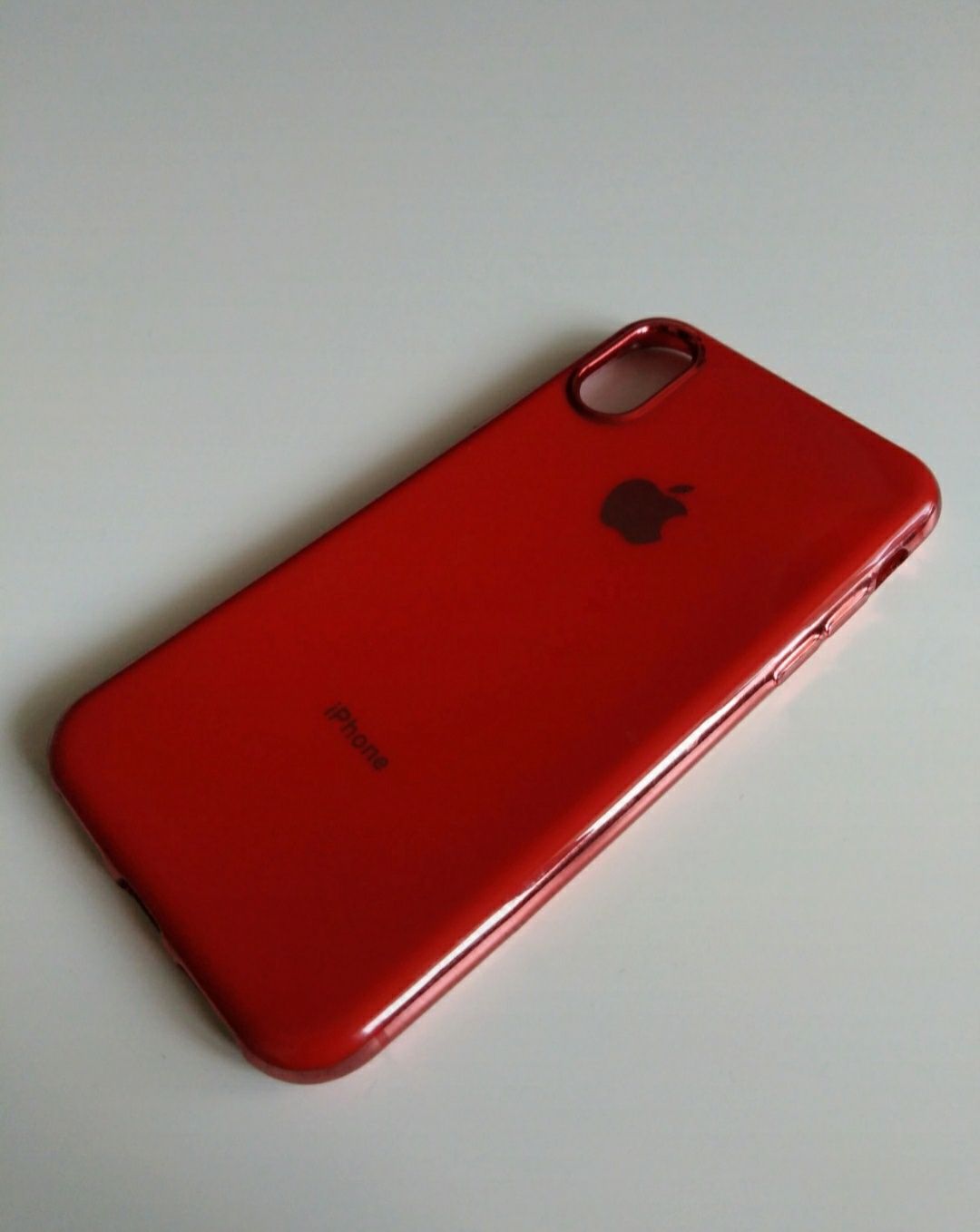 Etui iPhone czerwone .