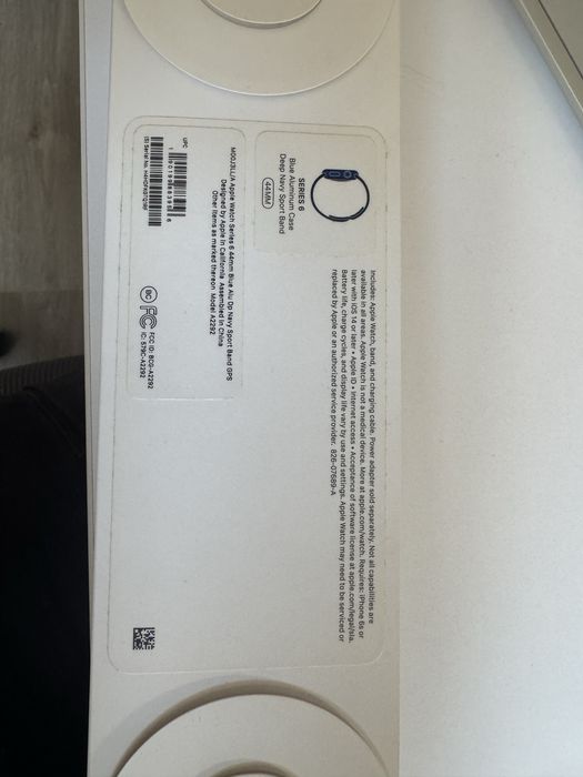 Продам apple watch 6 із 44 мм в суперстані