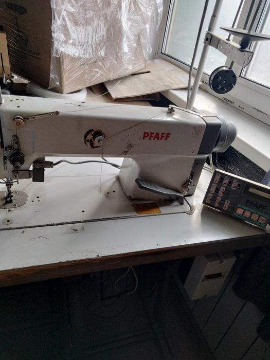 Швейна машинка Pfaff