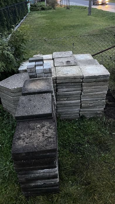 płyty chodnikowe 35x35cm okolo 11 m2 chodnik krawężnik