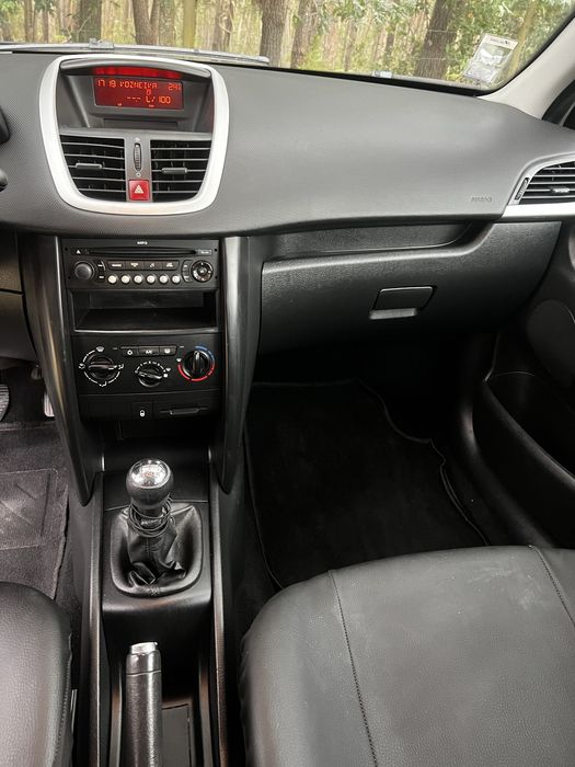 Peugeot 207 van 1.4 hdi