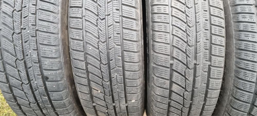 Opony zimowe z felgami 195/65 r. 15