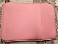 różowy pokrowiec etui na laptopa