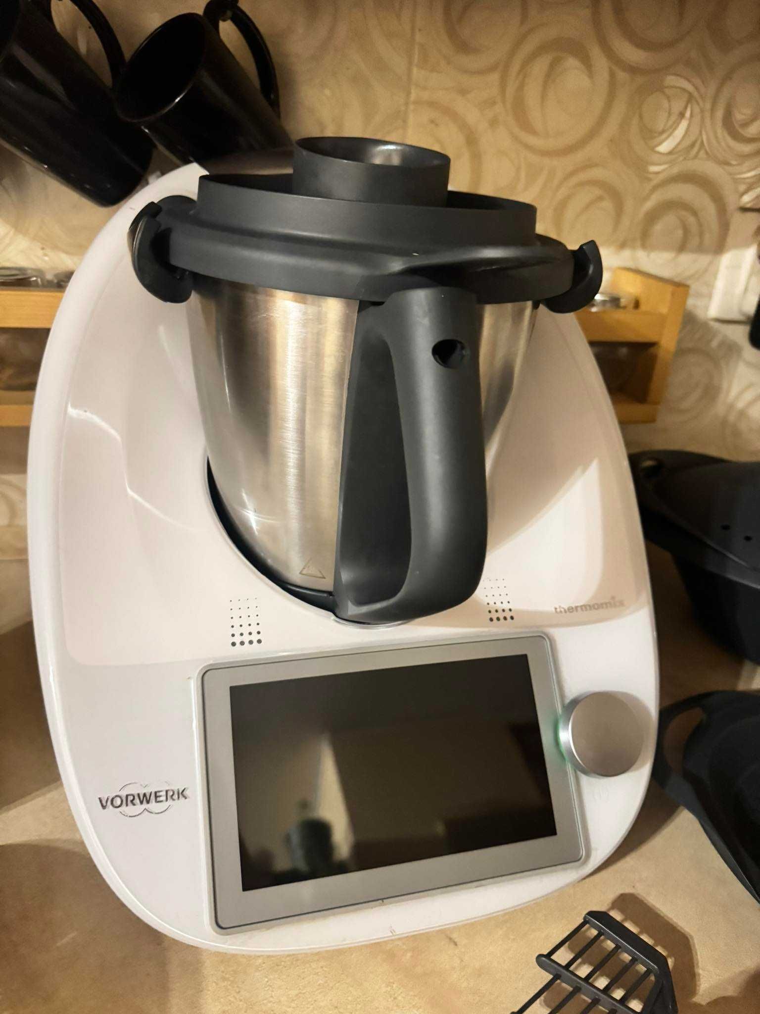 Thermomix TM6 z dwoma naczyniami miksującymi