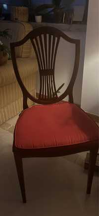 Cadeiras de sala com fundo em palhinha