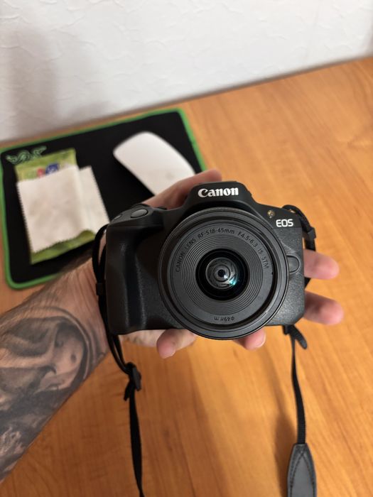 Canon EOS R50, стан нової, на гарантії