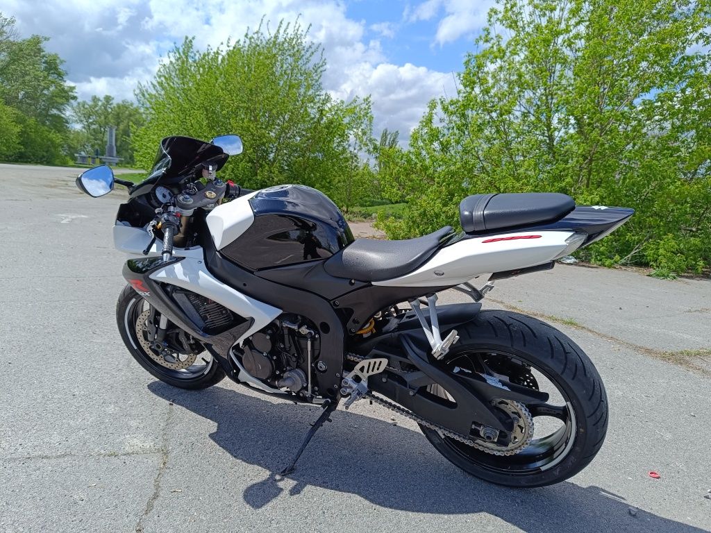 Suzuki gsxr 600 k7