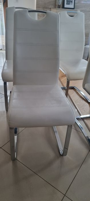 Sprzedam 4 krzesła z ekoskóry