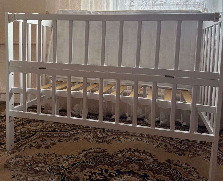 Ліжечко дитяче з матрасом