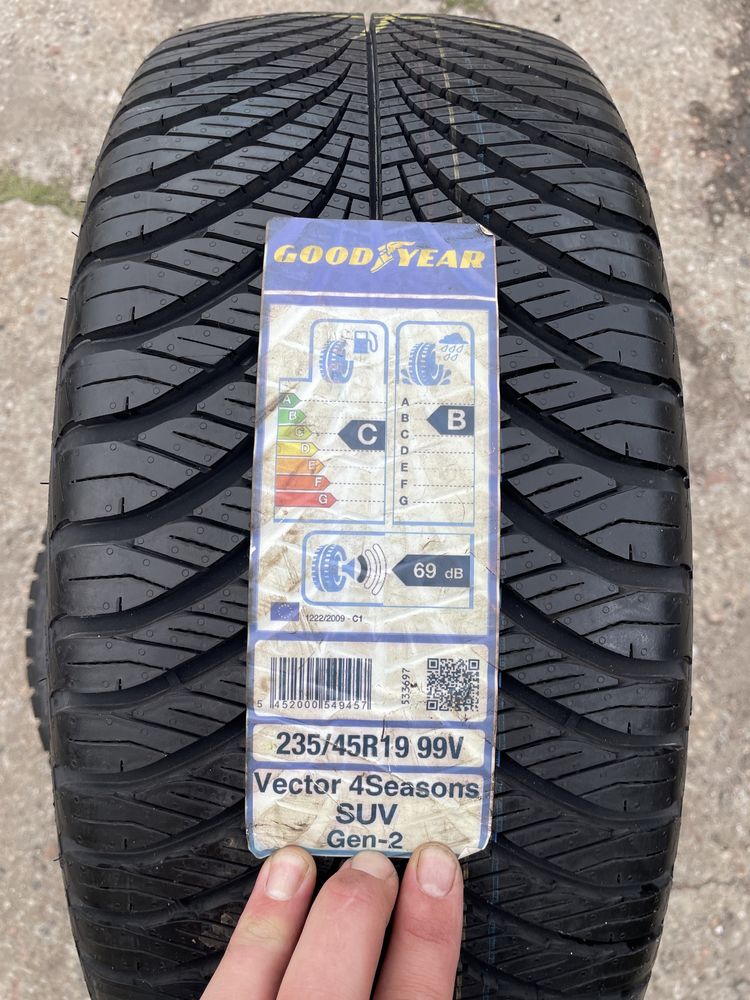 Opony Goodyear 235/45r19 99V Vector 4 Seasons Gen-2 - 1szt z rantem