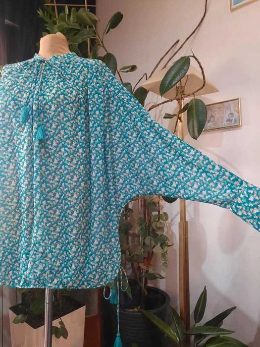 Turkusowa bluzka w drobne kwiatki - H&M