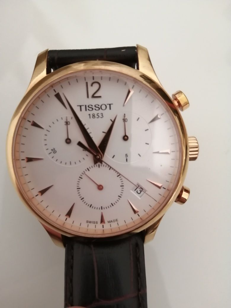 Relógio Tissot com bracelet em couro