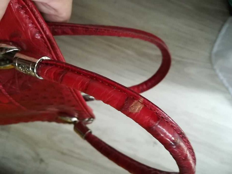 Elegancka torebka czerwona do ręki lub na ramię z paskiem