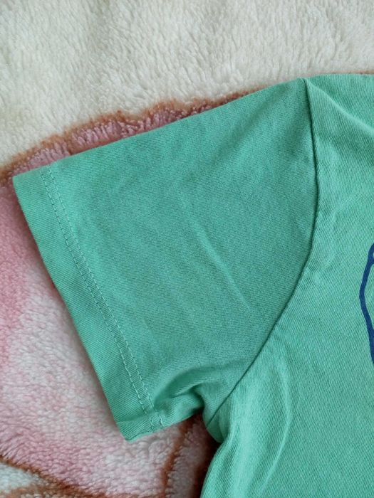Zielona bluzka z krótkim rękawem H&M 92 rekin jak nowa