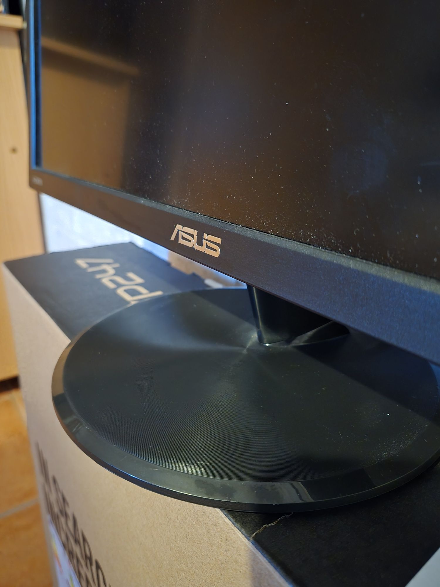 Monitor 24 polegadas Asus.