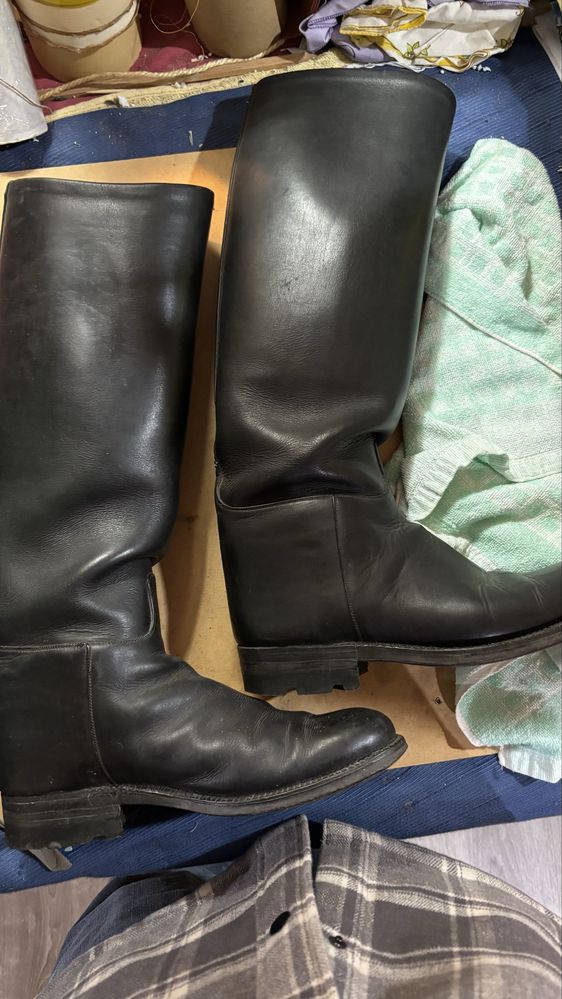 Botas de montar em couro numero 40 e calças