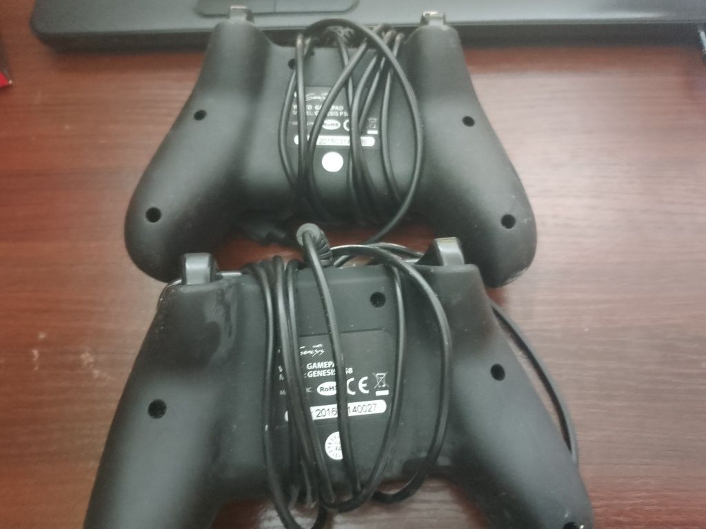 Genesis PS8 gamepad 2szt polecam !