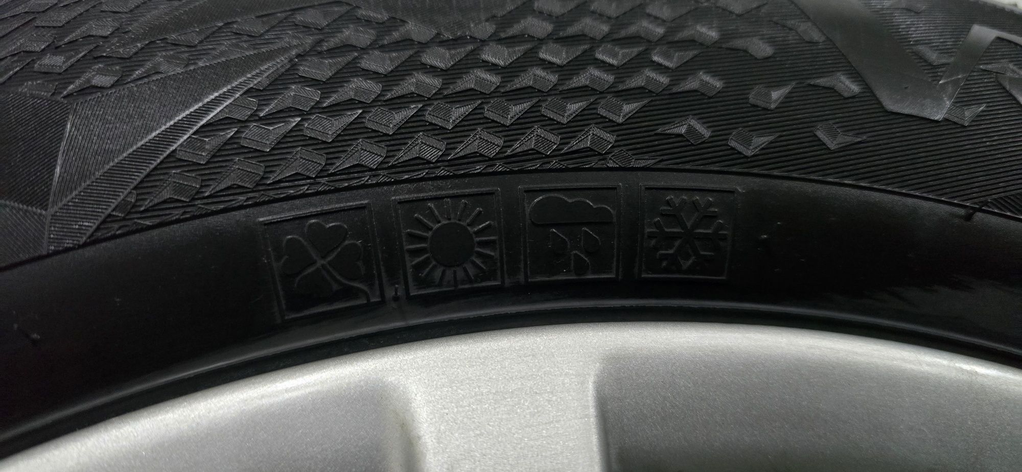Wielosezon 205 60R16 Felgi 5x120 Et31 BMW F30 F31 F20 F21 E90