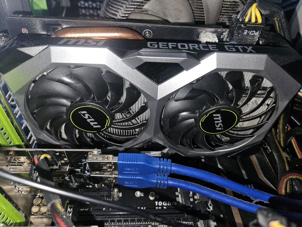 Komputer zestaw stacjonarny Procesor i7 /16GB