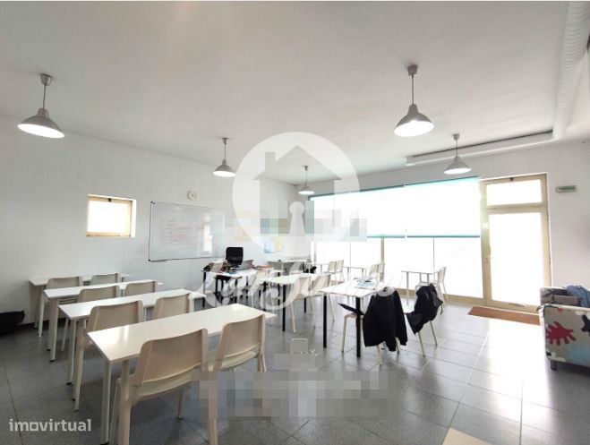 Espaço comercial à venda em Leça do Balio