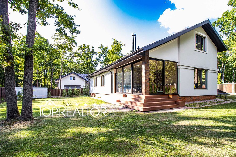 Продам 2-поверховий котедж у селищі Лісове. Лісопарк