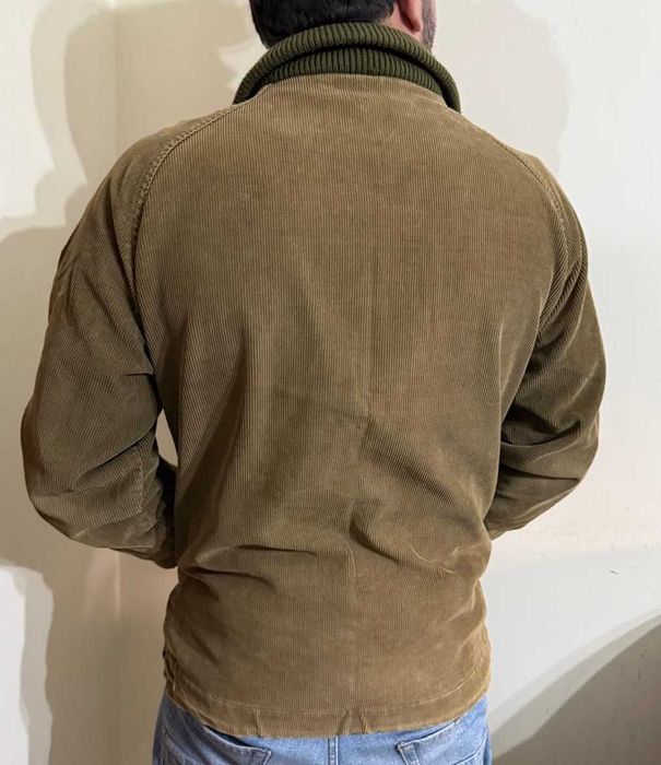 Casaco de Canelado Verde Azeitona com Fecho Frontal