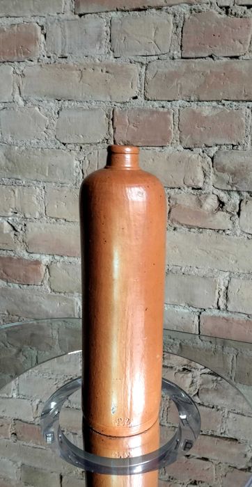 Zabytkowa kamionkowa butelka ceramiczna – solidny kawał historii!