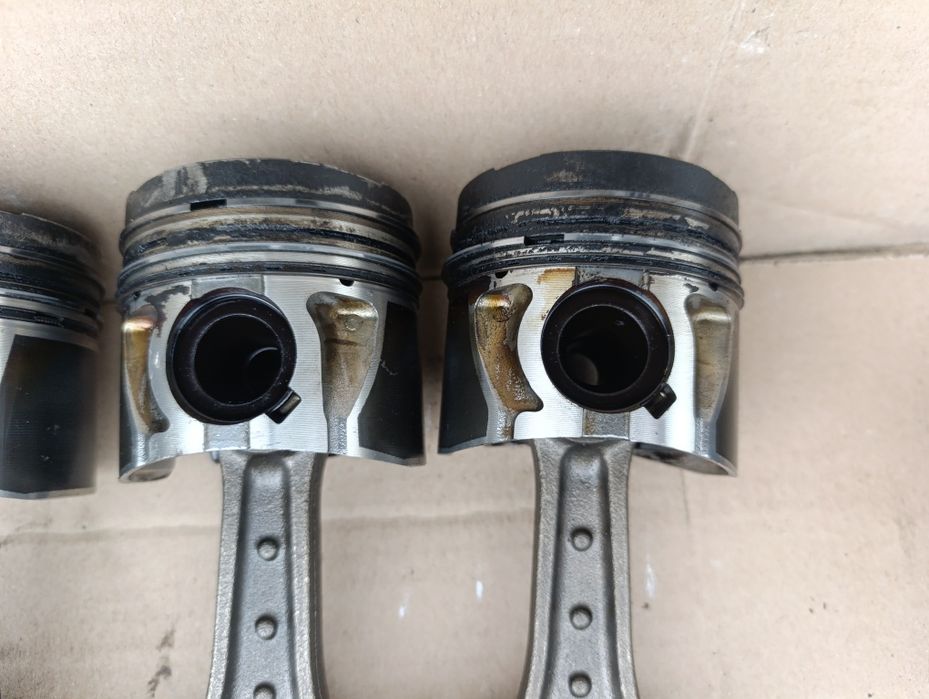 Шатун поршень 1.7 Cdti Opel Zafira Meriva Astra Combo