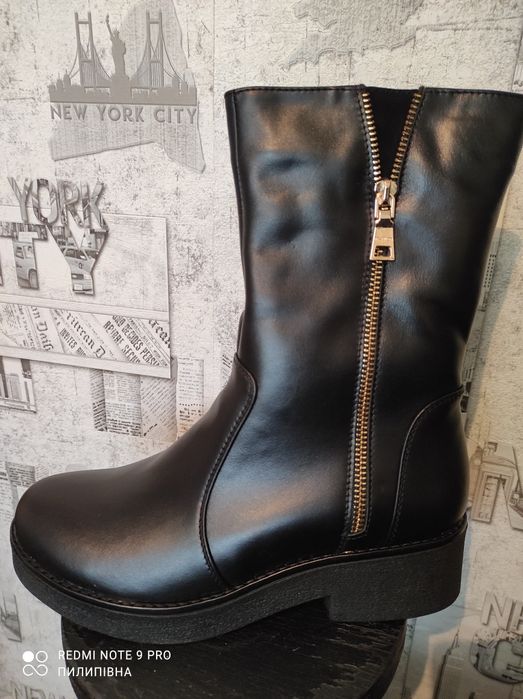 Зимові чоботи,шкіряні, нові.