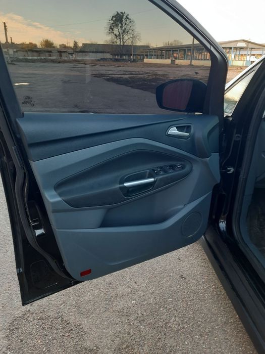 Продам Ford Grand C-max