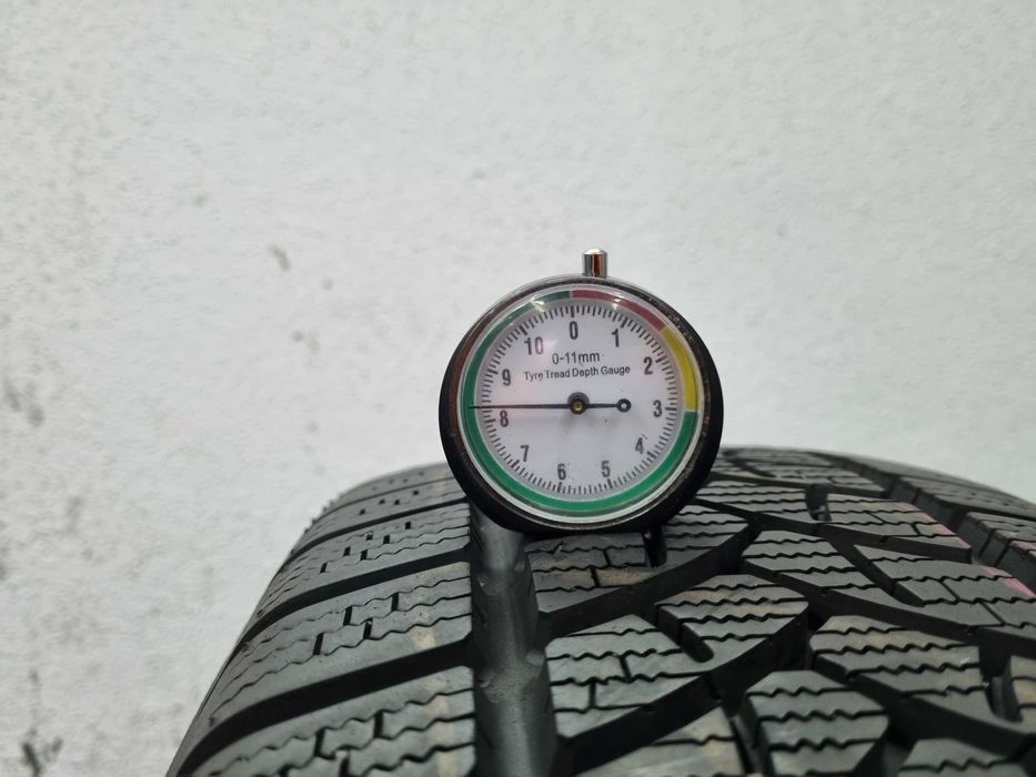 215/70/16 100T Firestone Destination Winter D.4017