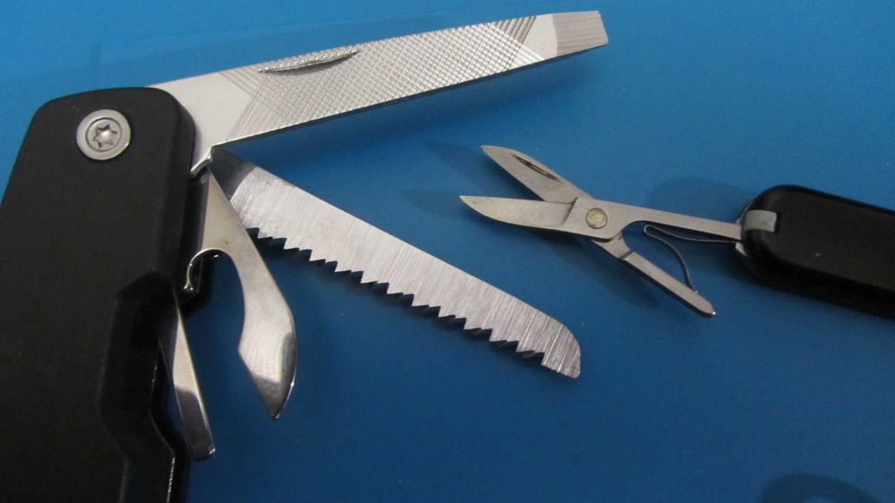 Victorinox Classic  + мультитул. Одним лотом.