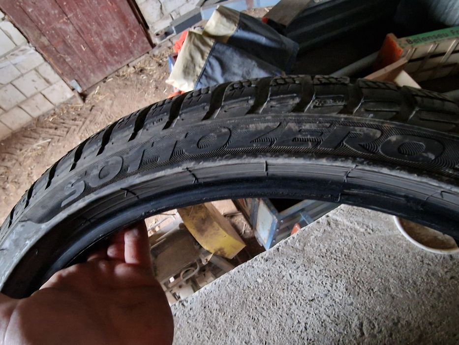 Opony Pirelli sottzero3 -6mm bieżnika.  235/35 /19