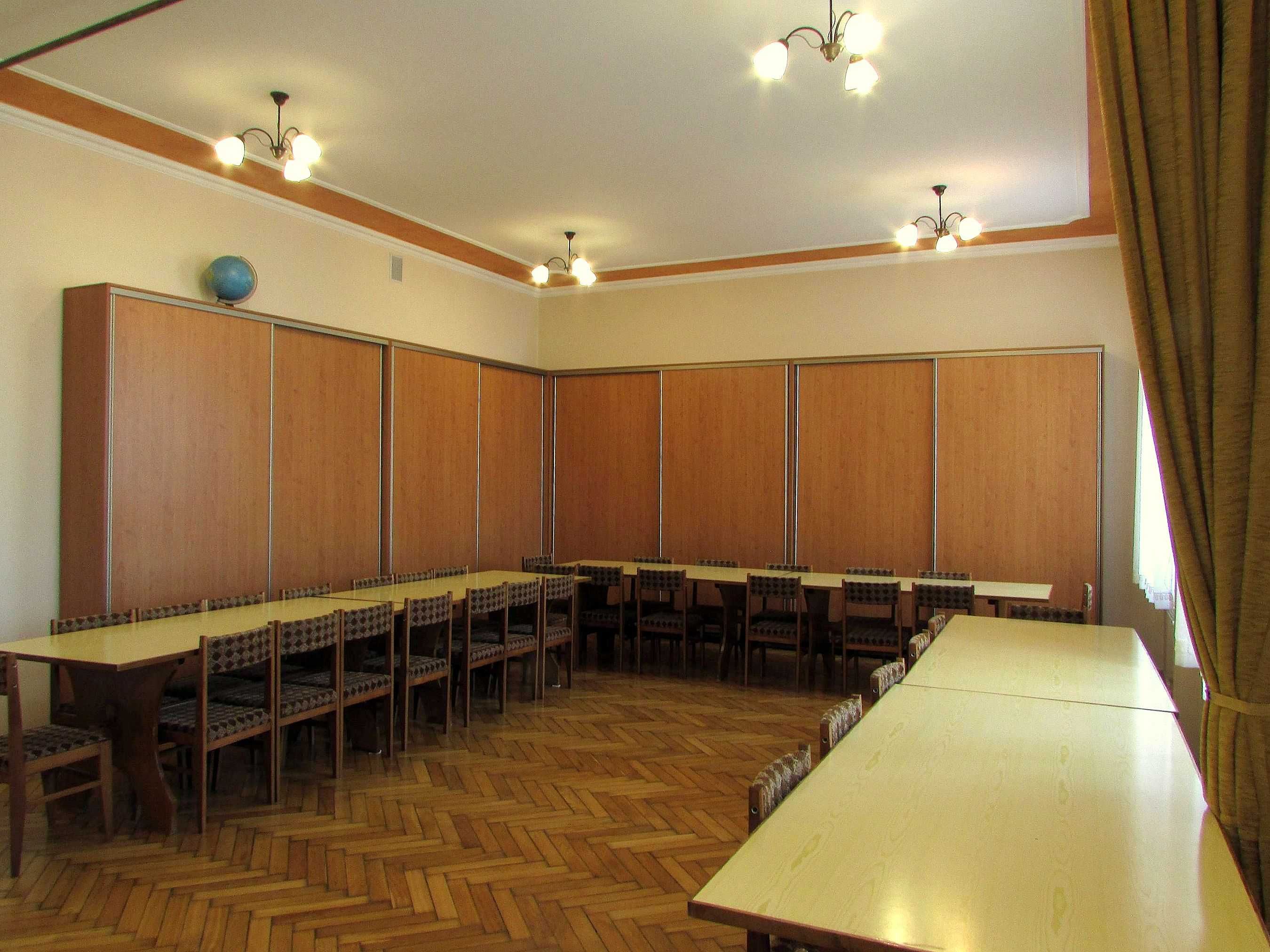 Przemyśl, centrum miasta, duży lokal usługowo- biurowy na wynajem.