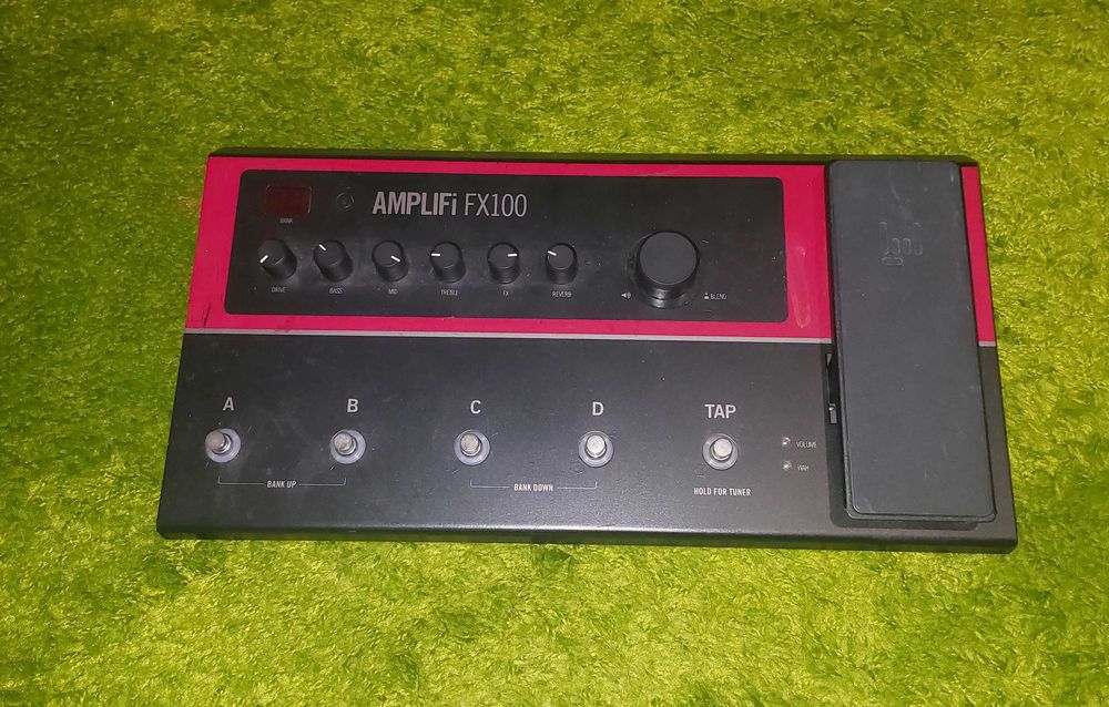 Продаю гитарный процессор Lines X FX100