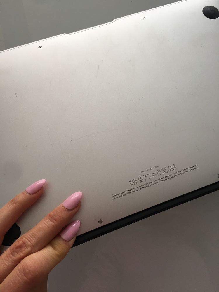 Laptop Macbook air 13 cali