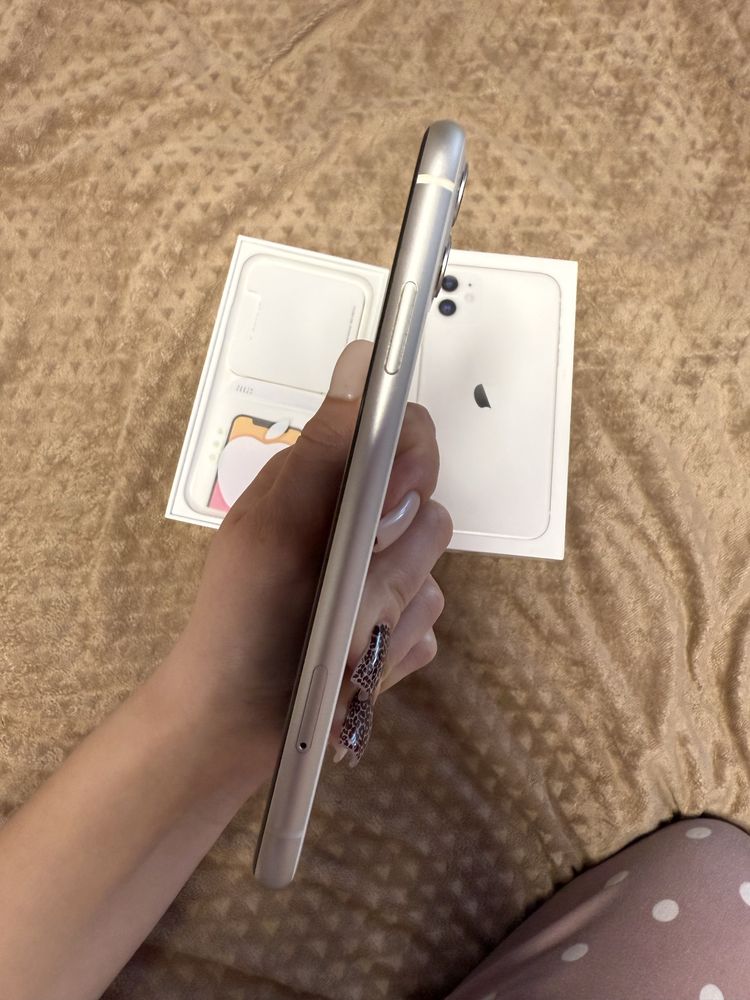 Продам iPhone 11