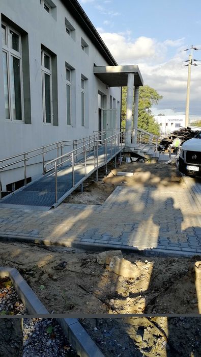 Podjazd dla niepełnosprawnych