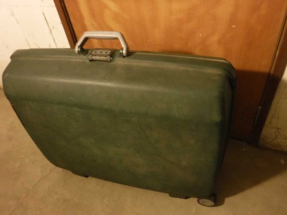 Mala Grande Samsonite com rodas e código