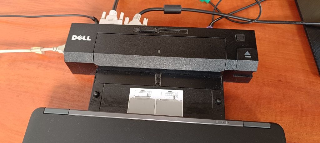 Laptop Dell Latitude E7450 + stacja dokująca