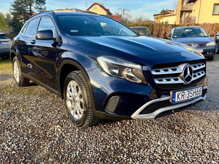 Mercedes-Benz GLA GLA 180 - stan bardzo dobry