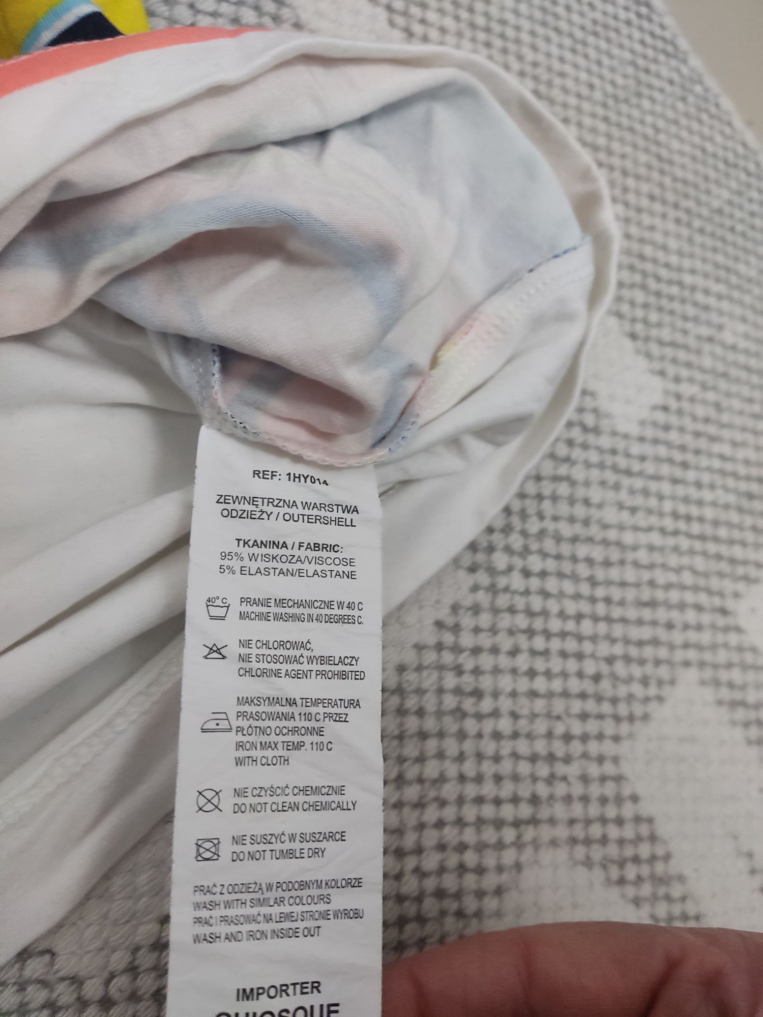 Bluzka w paski śmietankowa marki Quiosque