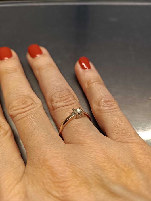 Pierścionek z diamentem (0,14 ct) – złoto 14K, rozmiar 20 + certyfikat