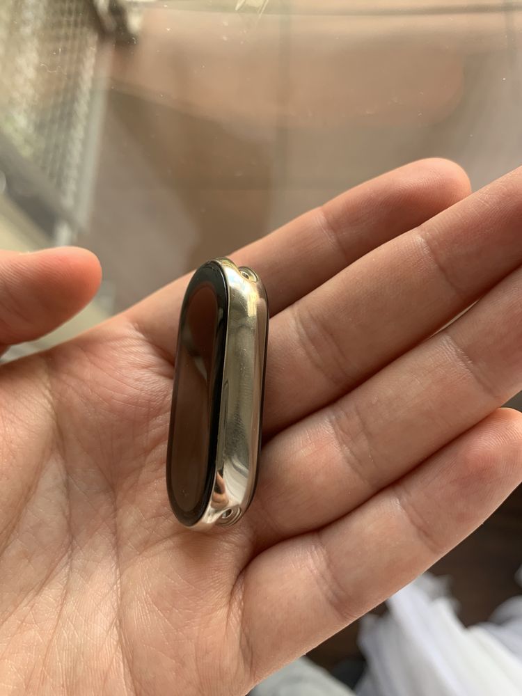 Xiaomi Smart Band 8 (problemy z ekranem)