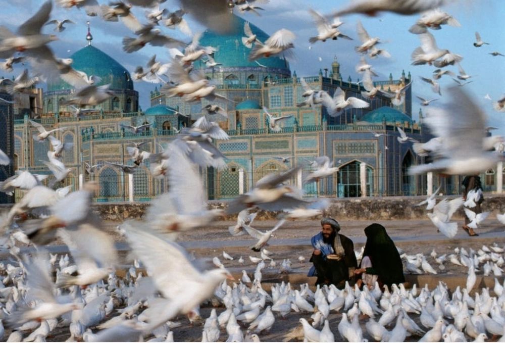 Steve McCurry - Mazar-i-Sharif, Afhganistan. 1991